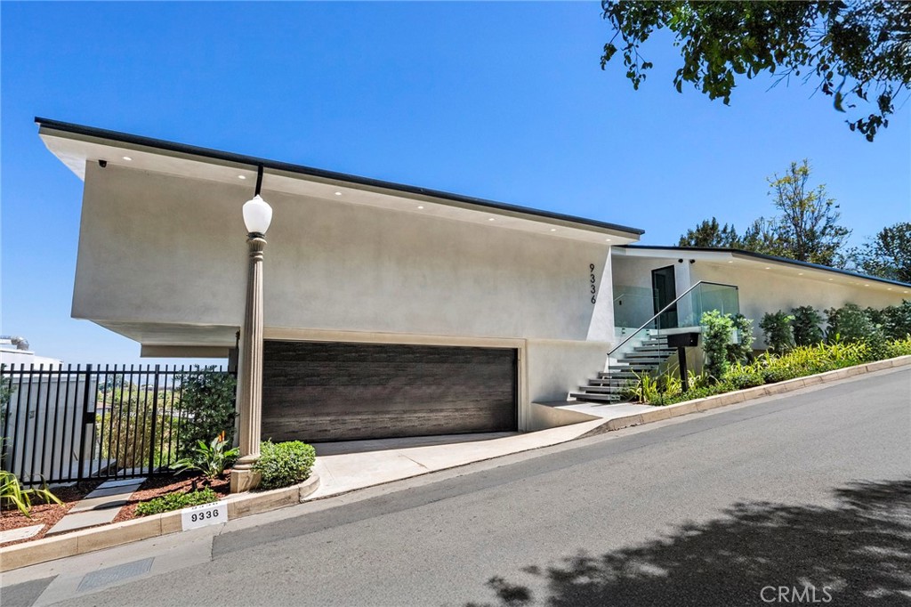 9336 Lloydcrest Drive