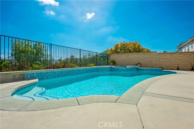 Detail Gallery Image 7 of 64 For 5474 Sunlight St, Simi Valley,  CA 93063 - 6 Beds | 4 Baths