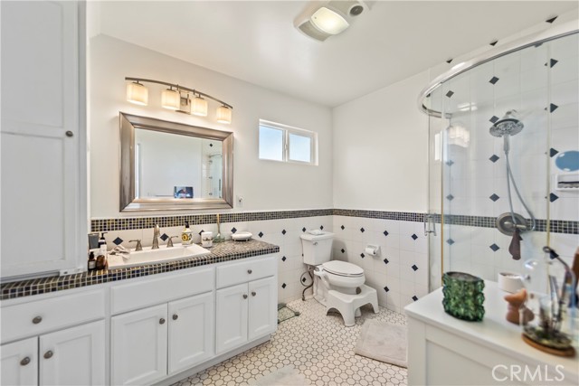 Detail Gallery Image 15 of 46 For 8383 Westlawn Ave, Los Angeles,  CA 90045 - 4 Beds | 2 Baths