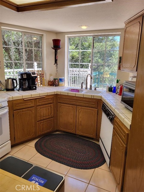 53620 Jeffery Pine Road, Idyllwild CA: https://media.crmls.org/medias/ca0094b8-1da2-499b-a271-14c15de20657.jpg