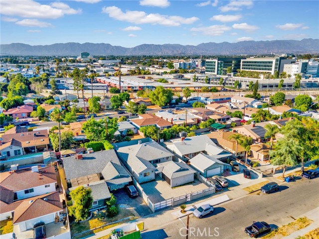 14625 Runnymede Street, Van Nuys CA: https://media.crmls.org/medias/ca00ca5d-b4ad-43f9-9ce2-58bd08f59383.jpg