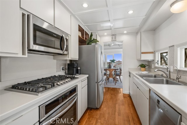 Detail Gallery Image 12 of 49 For 27 S La Senda Dr, Laguna Beach,  CA 92651 - 4 Beds | 3 Baths