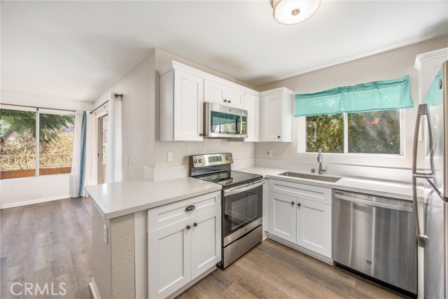 Detail Gallery Image 2 of 42 For 2500 San Gabriel #202,  Corona,  CA 92882 - 1 Beds | 1 Baths