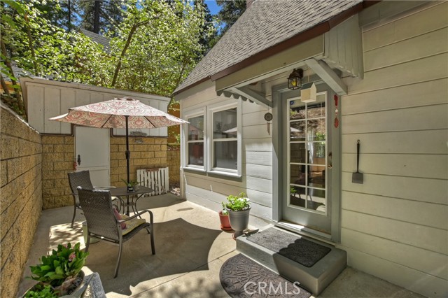 Detail Gallery Image 16 of 33 For 27899 Rainbow Dr, Lake Arrowhead,  CA 92352 - 3 Beds | 1/1 Baths