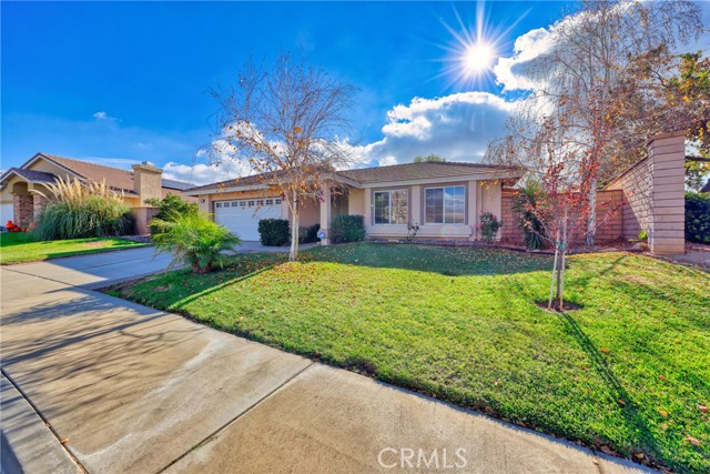 Detail Gallery Image 1 of 34 For 477 Tartan Way, Beaumont,  CA 92223 - 3 Beds | 2 Baths