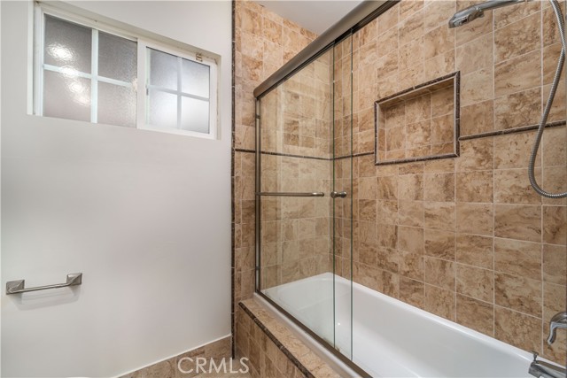 Detail Gallery Image 15 of 26 For 21711 Mulholland, Woodland Hills,  CA 91364 - 4 Beds | 2 Baths