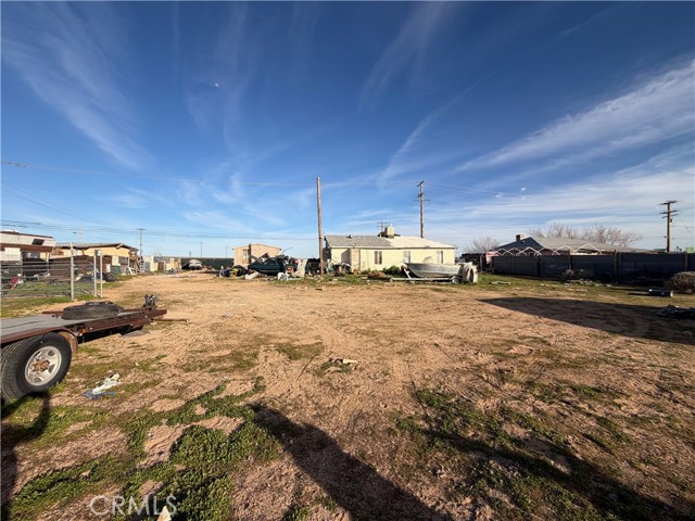 Detail Gallery Image 3 of 6 For 12959 Boron, Boron,  CA 93516 - 3 Beds | 1 Baths