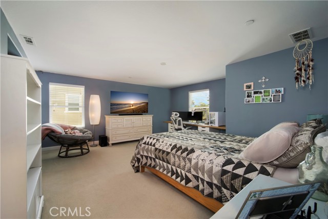 Detail Gallery Image 14 of 33 For 5572 Thoroughbred St, Oceanside,  CA 92057 - 4 Beds | 3/1 Baths