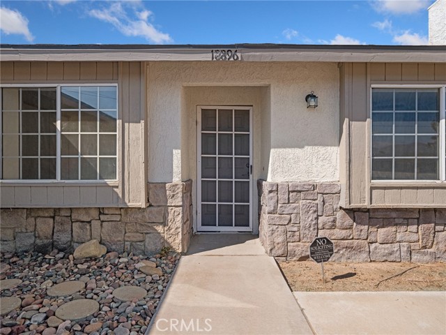 Detail Gallery Image 2 of 33 For 18896 Westlawn, Hesperia,  CA 92345 - 3 Beds | 2 Baths