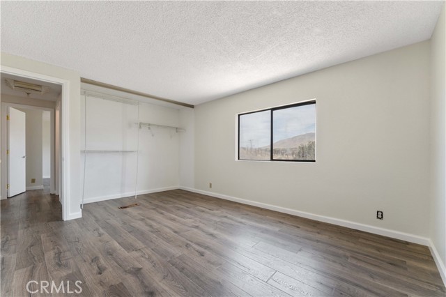 Detail Gallery Image 37 of 44 For 6367 Arrowhead Lake Rd, Hesperia,  CA 92345 - 6 Beds | 4 Baths