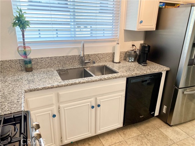 Detail Gallery Image 12 of 32 For 1450 W 146th Street #2,  Gardena,  CA 90247 - 2 Beds | 2/1 Baths