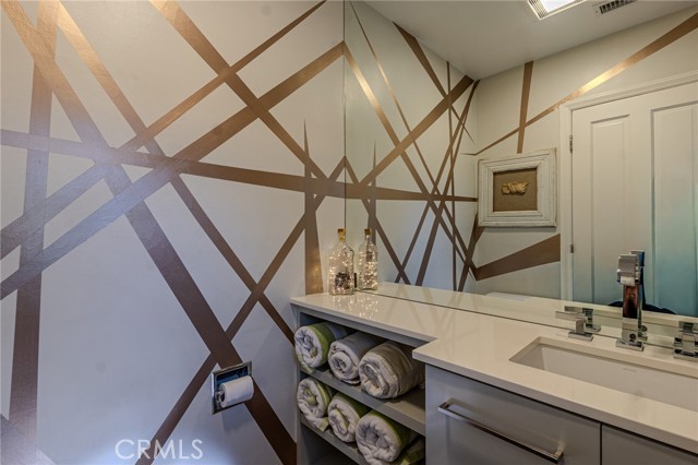 Detail Gallery Image 19 of 36 For 17928 Sunburst St, –,  CA 91325 - 3 Beds | 3 Baths