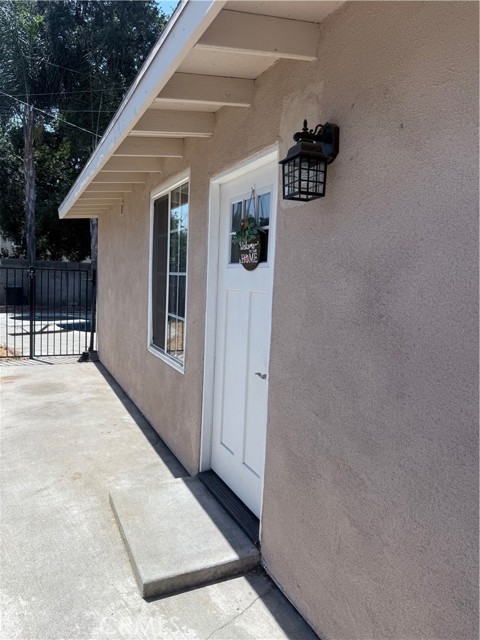 210 E Renwick Road, Glendora CA: https://media.crmls.org/medias/ca059dc2-cc11-4c23-9174-eec14732f6e8.jpg
