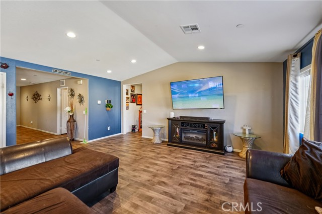 Detail Gallery Image 8 of 32 For 823 Wilde, San Jacinto,  CA 92583 - 3 Beds | 2 Baths
