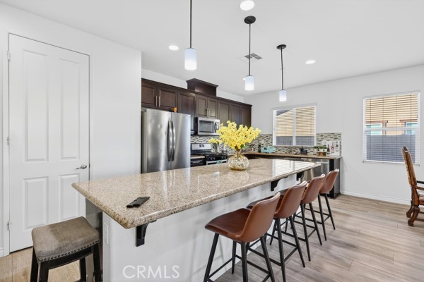 Detail Gallery Image 2 of 10 For 15941 Silver Tip, Victorville,  CA 92394 - 4 Beds | 2 Baths