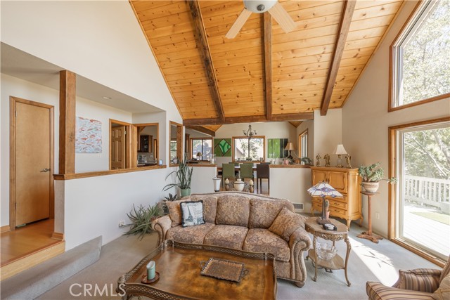 Detail Gallery Image 7 of 47 For 26565 Walnut Hills Dr, Lake Arrowhead,  CA 92391 - 6 Beds | 3/1 Baths