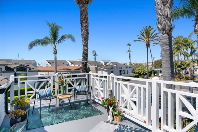Detail Gallery Image 24 of 41 For 19 Beach Dr, Newport Beach,  CA 92663 - 2 Beds | 2 Baths