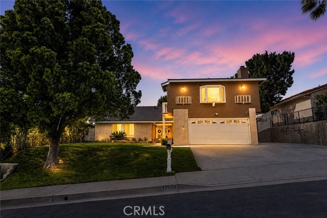 17554 Doric Street photo 2