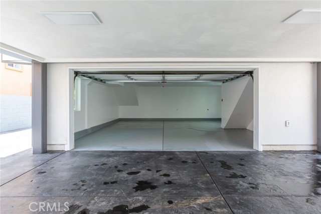2-Car Garage w/direct access