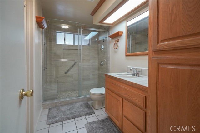 Detail Gallery Image 11 of 16 For 20323 Callaway Ave, Lakewood,  CA 90715 - 4 Beds | 1/1 Baths