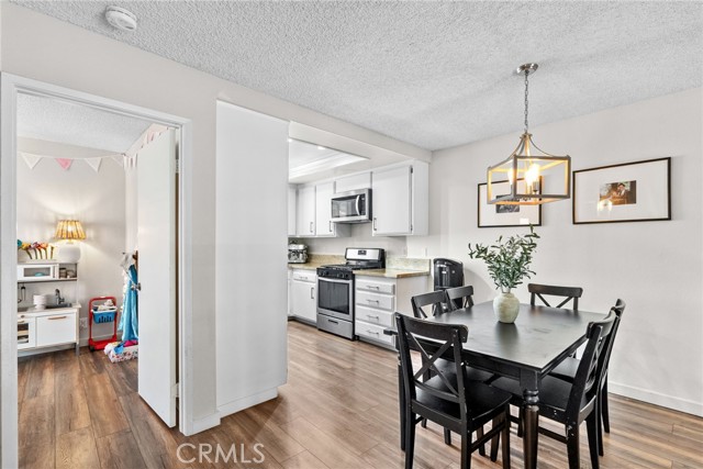 17910 River Circle, Canyon Country CA: https://media.crmls.org/medias/ca0afb05-1168-4163-8692-6837dcbb0103.jpg