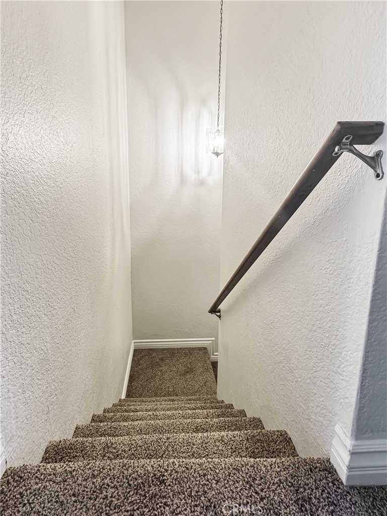 https://media.crmls.org/medias/ca0b496b-6930-4b27-b6cb-4a577fcabe73.jpg?preset=X-Large