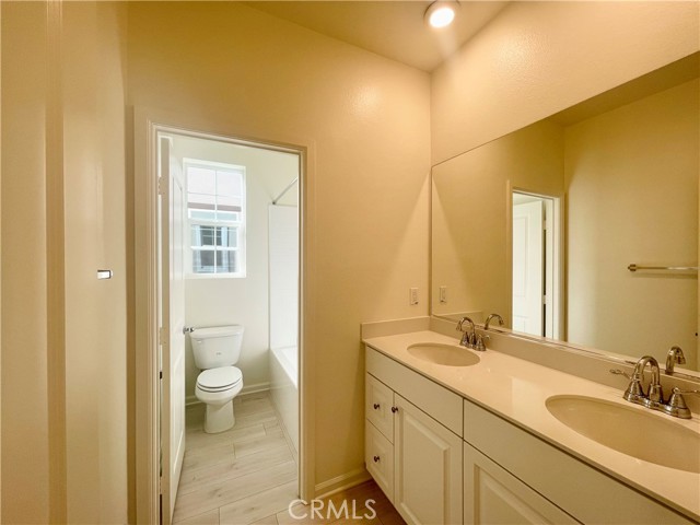 Detail Gallery Image 6 of 14 For 4028 Summer Way, Corona,  CA 92883 - 4 Beds | 3 Baths