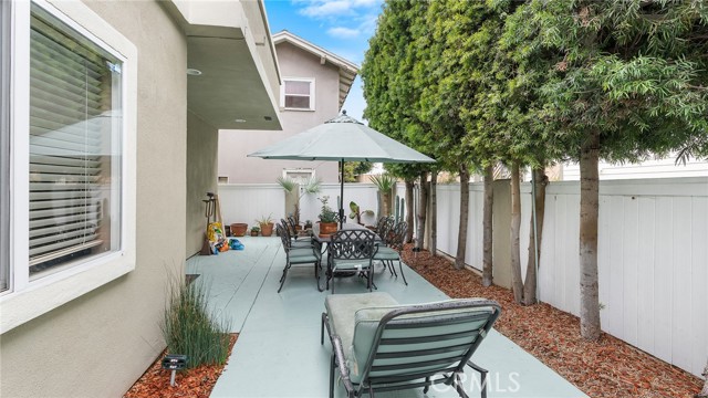 211 Francisca Avenue, Redondo Beach, California 90277, 4 Bedrooms Bedrooms, ,2 BathroomsBathrooms,Residential,For Sale,Francisca,SR25007382