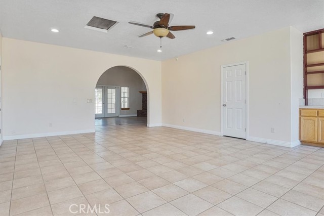 12771 Elm Street, Oak Hills CA: https://media.crmls.org/medias/ca0d1996-04f9-4a13-814a-6ac3d96619ca.jpg