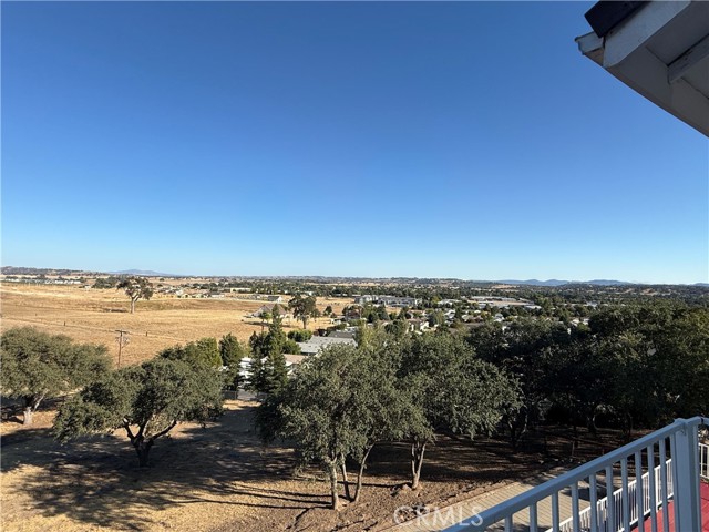 1312 Oak Ridge Way, Paso Robles CA: https://media.crmls.org/medias/ca0d2492-b8a8-40f8-8fed-c24900b99ad1.jpg