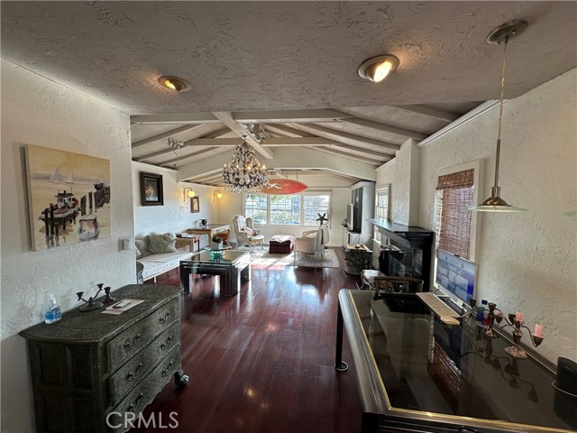 Detail Gallery Image 12 of 40 For 1056 Glenneyre St, Laguna Beach,  CA 92651 - 2 Beds | 2 Baths