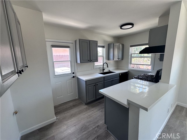 Detail Gallery Image 2 of 24 For 2480 Orange Ave #B,  Costa Mesa,  CA 92627 - 3 Beds | 1 Baths