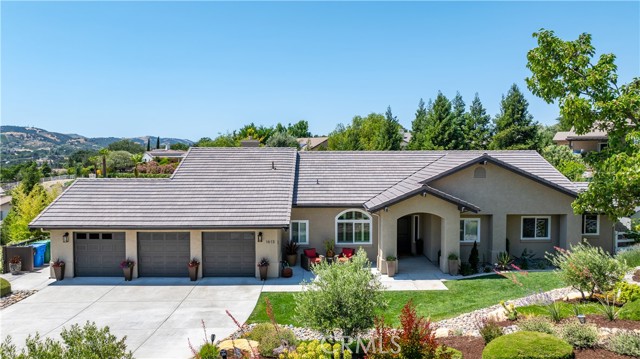 1613 Via Flora, Paso Robles CA: https://media.crmls.org/medias/ca0e52dd-4227-41a2-aac4-09b3ee7ae5c1.jpg