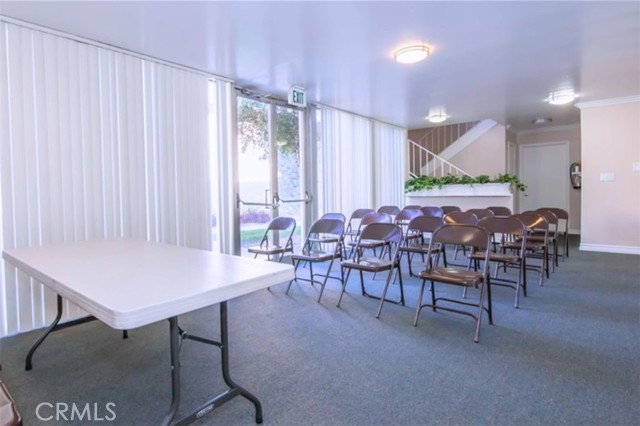 Detail Gallery Image 15 of 18 For 8100 Canby Ave #4,  Reseda,  CA 91335 - 2 Beds | 2 Baths