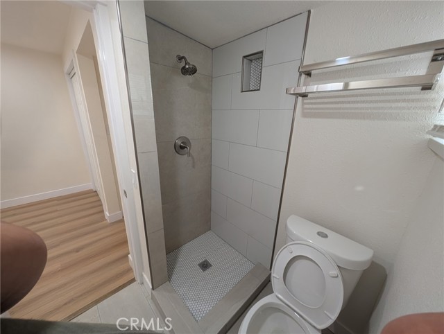 Detail Gallery Image 5 of 9 For 825 Laveta, Los Angeles,  CA 90026 - 3 Beds | 2 Baths