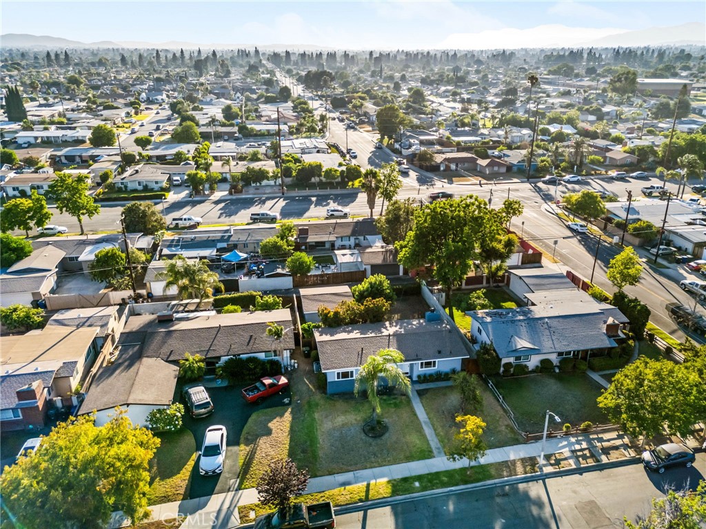 https://media.crmls.org/medias/ca0f6c17-b039-427c-b75d-acb13e6ab8df.jpg?preset=X-Large