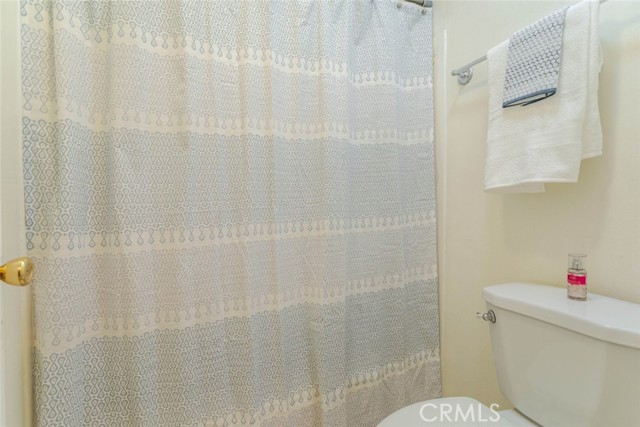 Detail Gallery Image 20 of 36 For 5460 White Oak, Encino,  CA 91316 - 2 Beds | 2 Baths