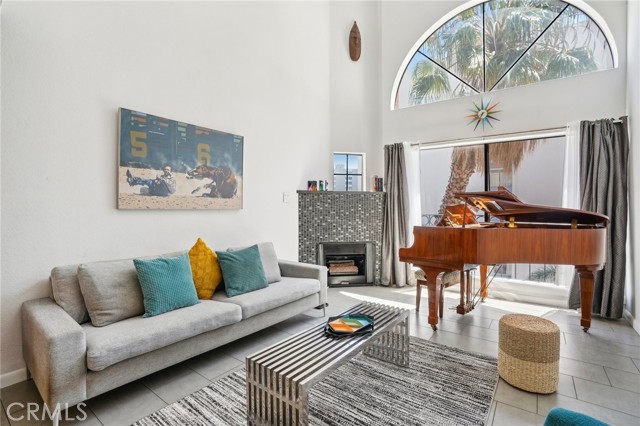 Detail Gallery Image 1 of 1 For 35 Linden Ave #501,  Long Beach,  CA 90802 - 2 Beds | 2 Baths