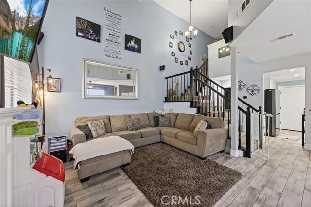 Detail Gallery Image 6 of 33 For 2026 San Diego, Corona,  CA 92882 - 3 Beds | 2/1 Baths