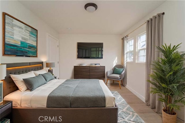 Detail Gallery Image 5 of 9 For 440 W 68th St, Los Angeles,  CA 90003 - 5 Beds | 3 Baths