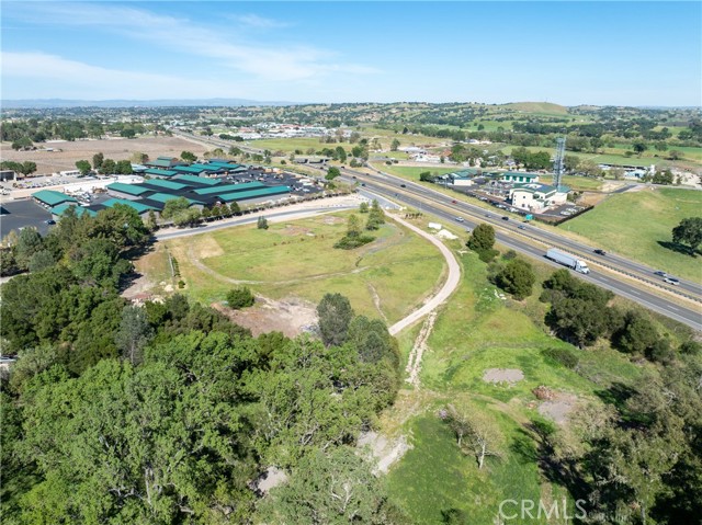 Detail Gallery Image 13 of 38 For 8 Championship Lane, Templeton,  CA 93465 - – Beds | – Baths