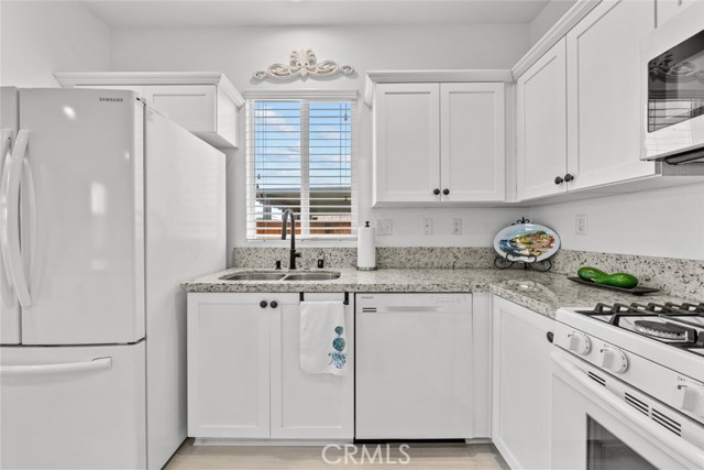 Detail Gallery Image 20 of 44 For 3559 Half Dome Ave, Rosamond,  CA 93560 - 4 Beds | 2 Baths