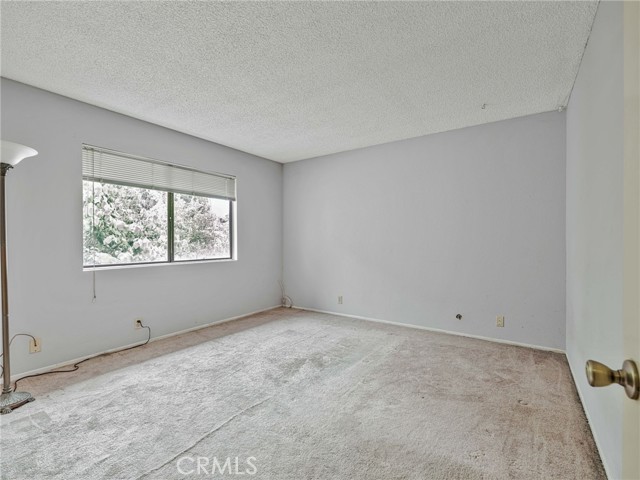 7800 Winnetka Avenue, Winnetka CA: https://media.crmls.org/medias/ca12954a-aa9d-495f-b1b6-21f6d28dbd11.jpg