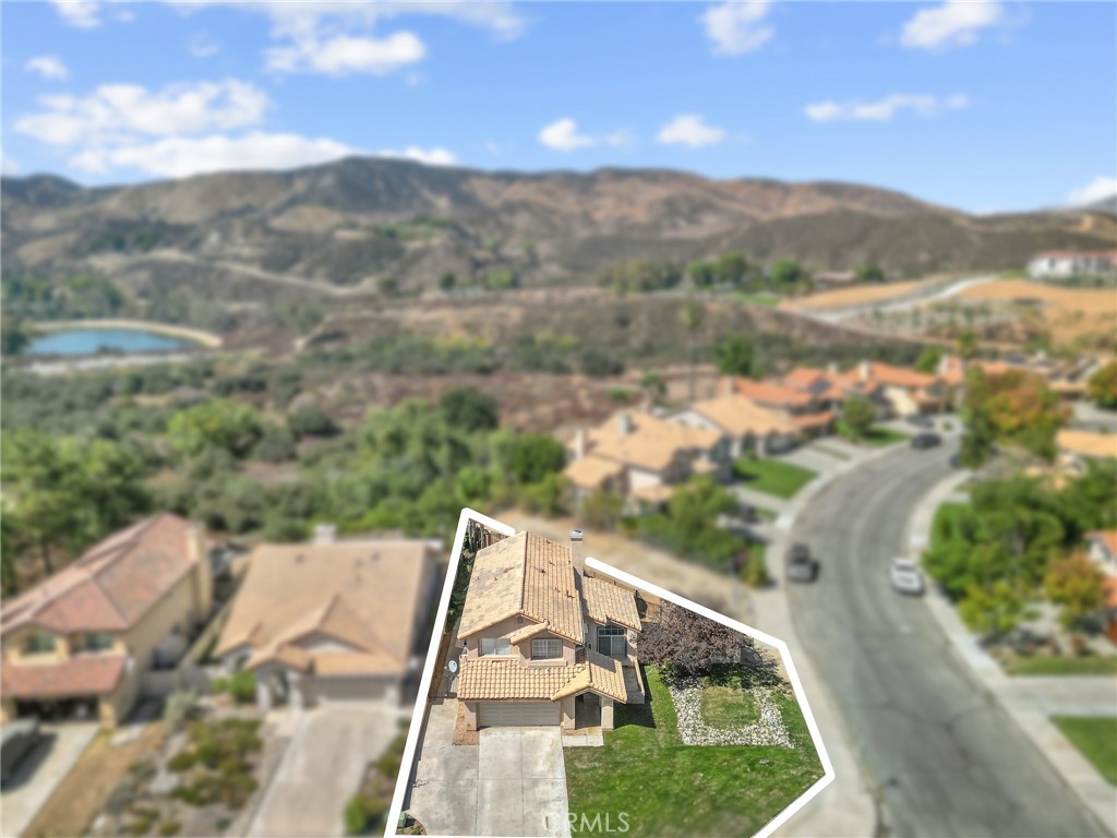 https://media.crmls.org/medias/ca135f20-60ae-453a-860e-a35e9c689ce6.jpg?preset=X-Large