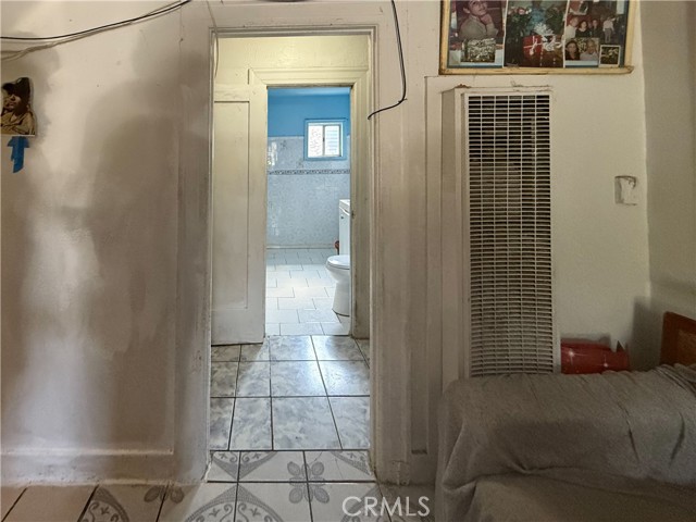 258 N Benton Way, Los Angeles CA: https://media.crmls.org/medias/ca136fce-b6c8-437f-b24a-badbbc3f3f64.jpg