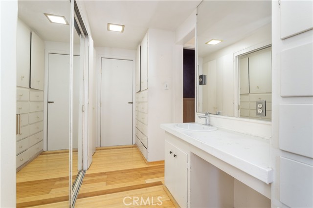 Detail Gallery Image 30 of 74 For 9826 Columbus, North Hills,  CA 91343 - 7 Beds | 5/1 Baths