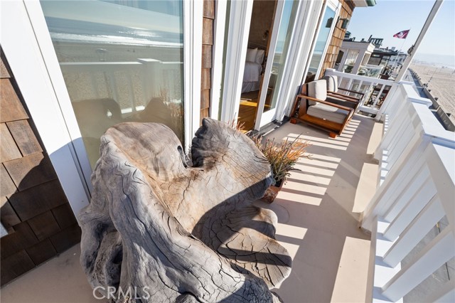 Detail Gallery Image 35 of 51 For 3205 the Strand, Hermosa Beach,  CA 90254 - 4 Beds | 3/1 Baths