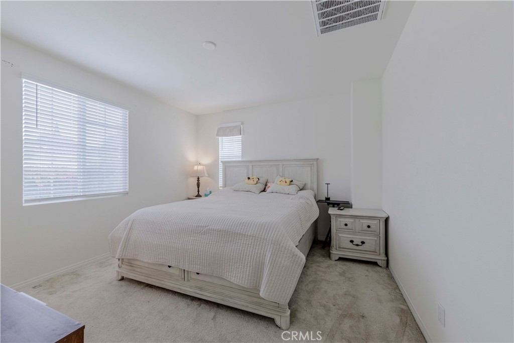 MLS #WS25106958 img 15