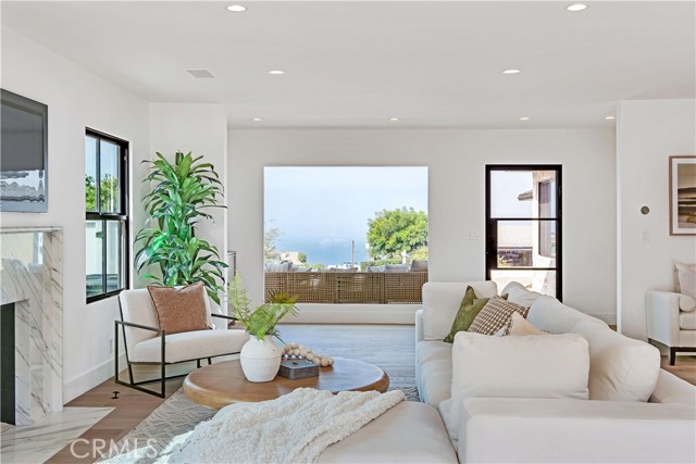 Detail Gallery Image 10 of 51 For 470 Camino De Encanto, Redondo Beach,  CA 90277 - 4 Beds | 3 Baths