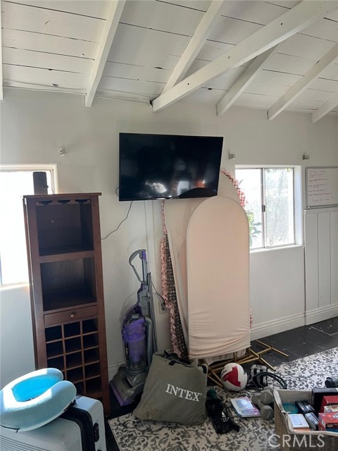 9312 Garden View Avenue, South Gate CA: https://media.crmls.org/medias/ca170553-ee9e-49e6-b5c8-36da4a600c3d.jpg